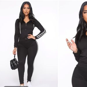 Tennis Courts III Zip Set